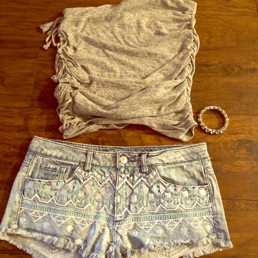 StraplessExpressShirt/DividedShorts6/Bracelet